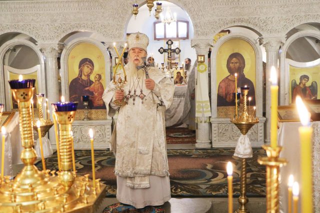 В дни Рождественских святок митрополит Ириней с архипастырским визитом посетил Свято-Успенский собор г. Днепра
