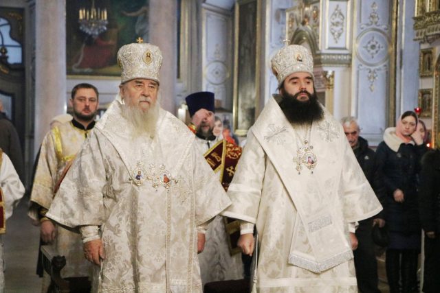 Во второй день Рождественских святок митрополит Ириней посетил Спасо-Преображенский кафедральный собор г. Днепра