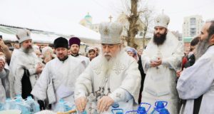 В Крещенский сочельник митрополит Ириней совершил Божественную литургию и Чин великого освящения воды