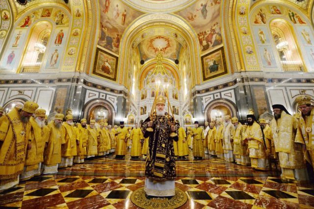 Митрополит Ириней поздравил Святейшего Патриарха Кирилла с 10-летием интронизации