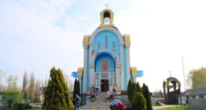 В праздник Похвалы Божией Матери митрополит Ириней посетил г. Павлоград