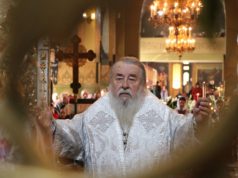 В Великую субботу митрополит Ириней совершил уставные богослужения в Свято-Троицком кафедральном соборе г. Днепра