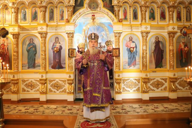 Днепропетровский Архипастырь посетил Свято-Николаевский Самарский монастырь