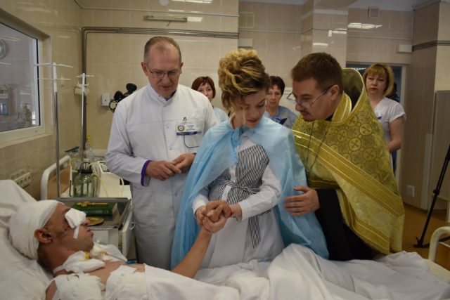 В больнице Мечникова прошла свадьба в реанимации