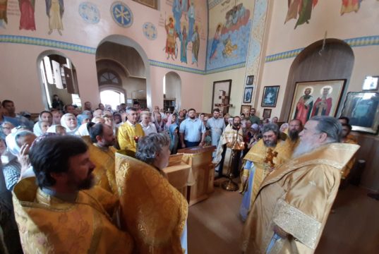 Митрополит Ириней посетил Петропавловский храм поселка Краснополье г. Днепра