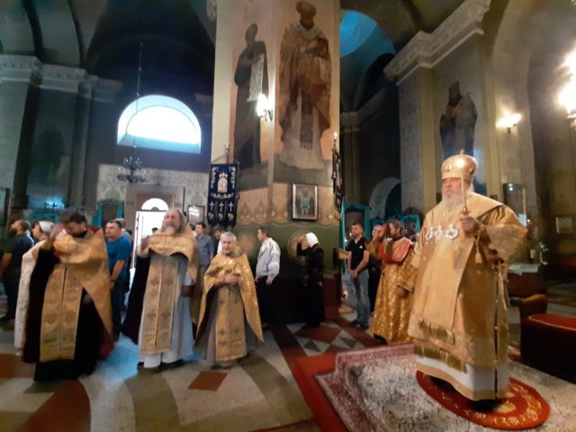 Накануне Недели митрополит Ириней совершил всенощное бдение в главном соборе Днепра