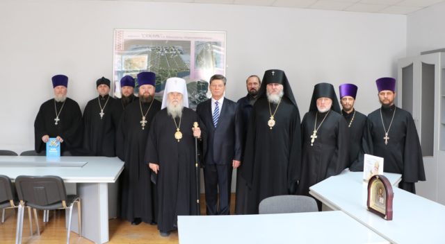Иерархи Днепропетровской епархии посетили Новомосковский городской совет