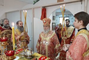 В день престольного торжества митрополит Ириней посетил храм в честь вмц. Параскевы на 12 квартале г. Днепра