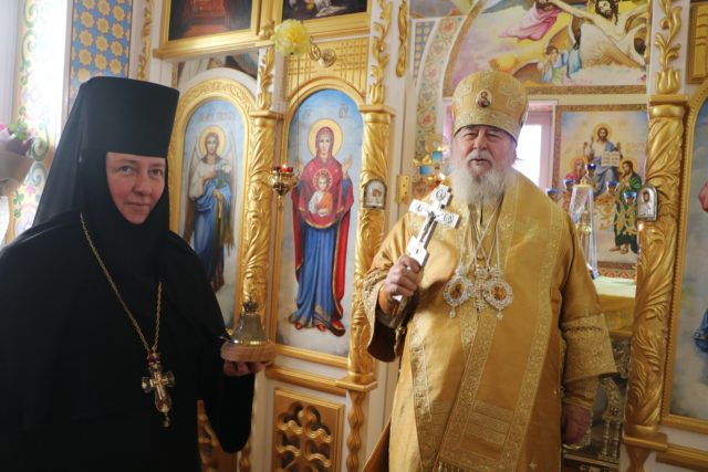 Митрополит Ириней посетил Николаевское подворье Знаменского женского монастыря