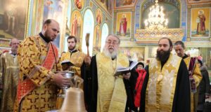 Иерархи Днепропетровской епархии освятили колокола для звонницы Благовещенского храма г. Днепра