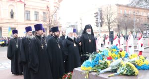 В День Соборности Украины духовенство епархии возложило цветы к памятнику Т.Г. Шевченко